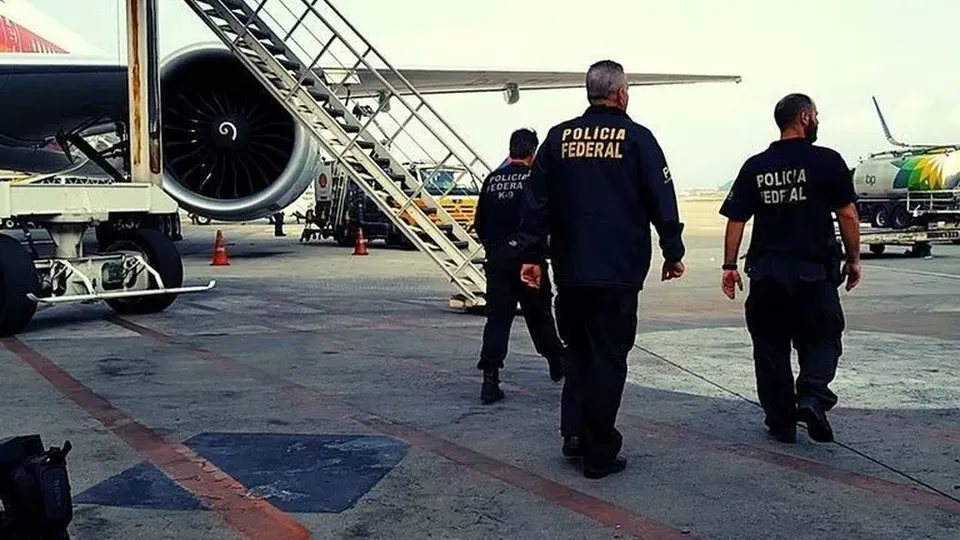 Um homem de 30 anos foi detido no Aeroporto do Galeão após denúncia de mãe da vítima de 11 anos.