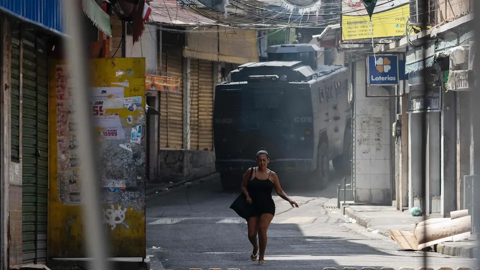 Operação policial nos complexos do Alemão e da Penha resulta em cinco mortos