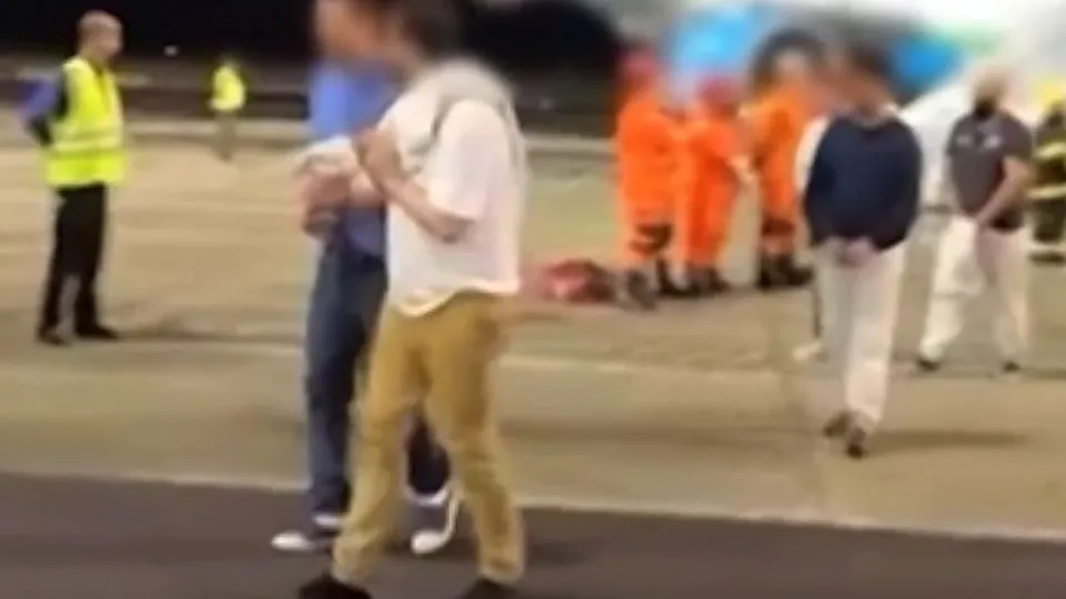 Passageiros enfrentaram tratamento degradante e problemas mecânicos durante repatriação ao Brasil