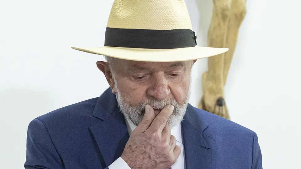 Pesquisa revela que 83% dos brasileiros percebem alta nos preços dos alimentos e 66% acreditam que governo errou na crise do Pix.