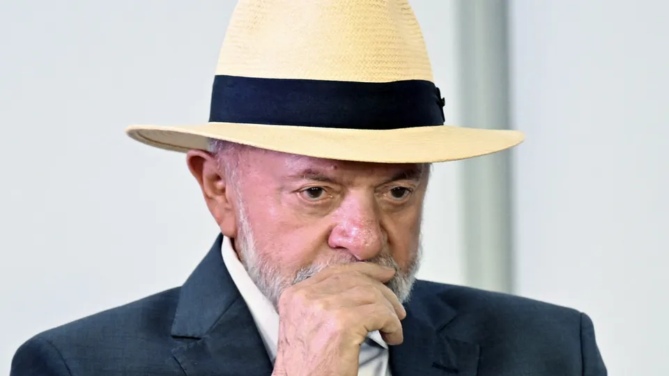 Pesquisa Genial/Quaest revela que a desaprovação ao governo de Luiz Inácio Lula da Silva cresceu, refletindo mudanças nas regiões do Brasil.