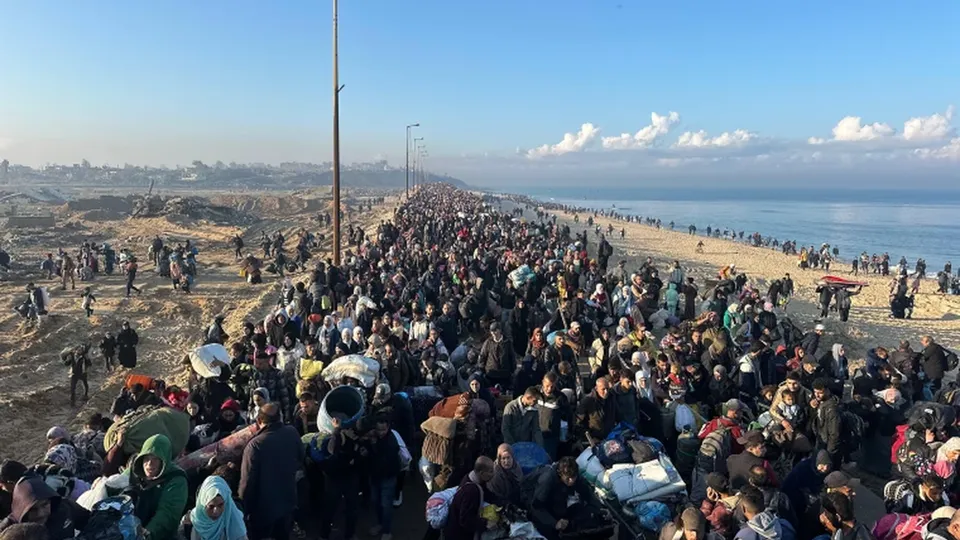 Após meses de deslocamento, palestinos começam a voltar para suas casas no norte da Faixa de Gaza, com a trégua em vigor desde 19 de janeiro.