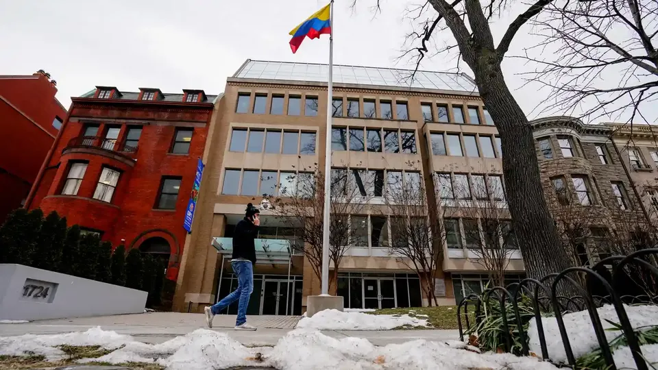 O embaixador colombiano em Washington confirmou que os voos com deportados devem chegar nesta semana.