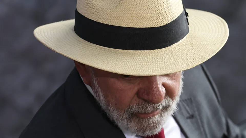 Estudo da Genial/Quaest mostra que desaprovação do governo Lula superou a aprovação pela primeira vez.