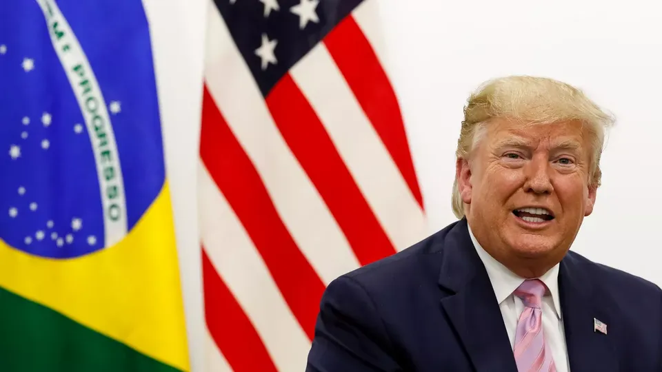 O presidente dos EUA afirma que o Brasil e outros países tentam prejudicar o comércio americano com tarifas elevadas.