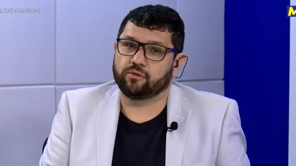 O jornalista brasileiro, foragido da Justiça, deve comparecer em 6 de fevereiro para julgamento de pedido de prisão.