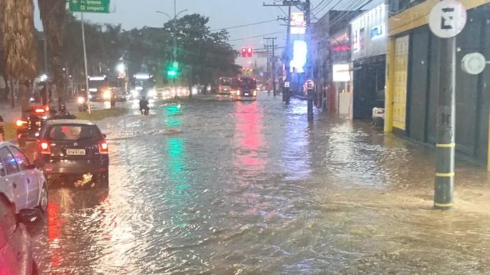 Defesa Civil de SP prorroga alerta para chuvas fortes até domingo (4)