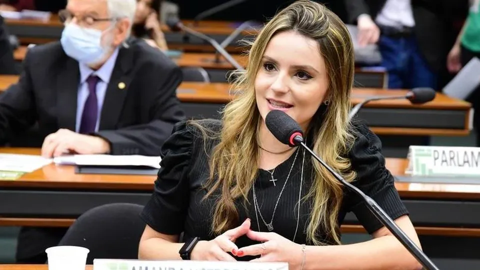 Amanda Vettorazzo (União Brasil) fez a denúncia após Oruam publicar vídeos ofensivos e incitar ameaças contra ela.