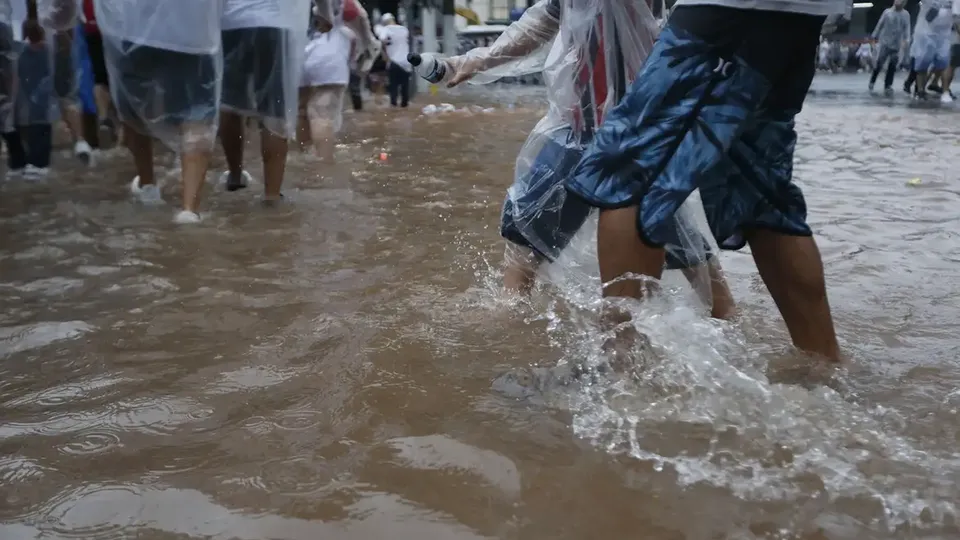 São Paulo em alerta para alagamentos devido a chuvas intensas nesta segunda-feira