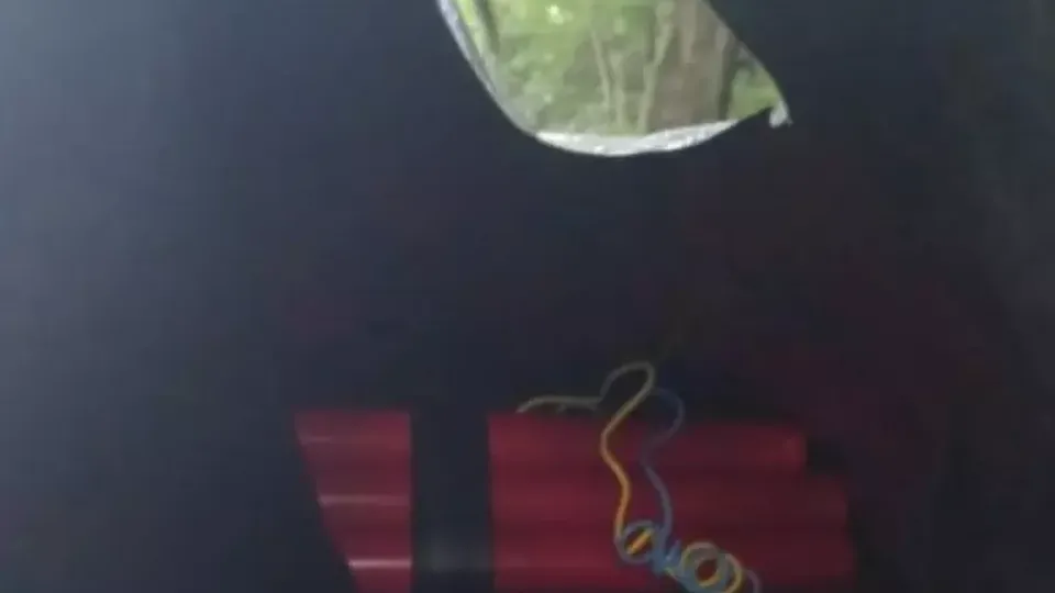 Bomba foi encontrada no cachorródromo e área foi imediatamente isolada.