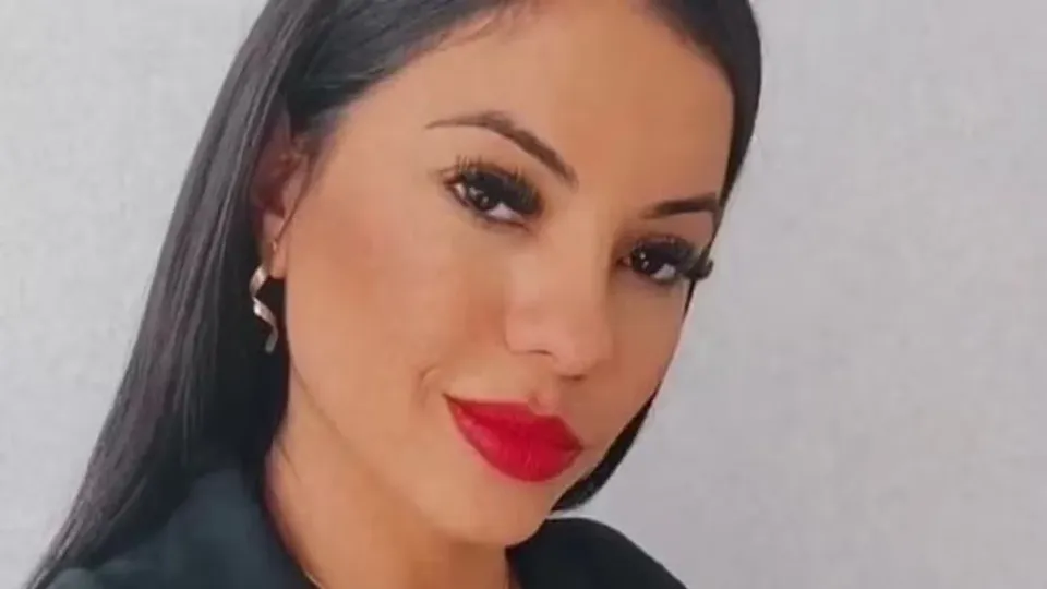 A Justiça de São Paulo determinou a prisão do médico responsável por uma hidrolipo que levou à morte de uma mulher de 31 anos em novembro do ano passado.