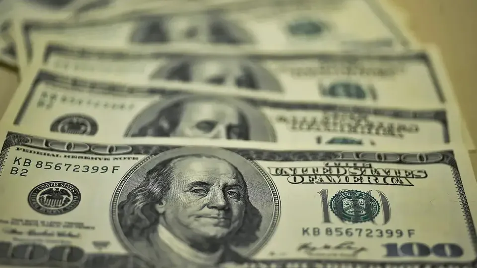 Dólar fecha cotado a R$ 5,86 após decisões do Fed e expectativa do Copom