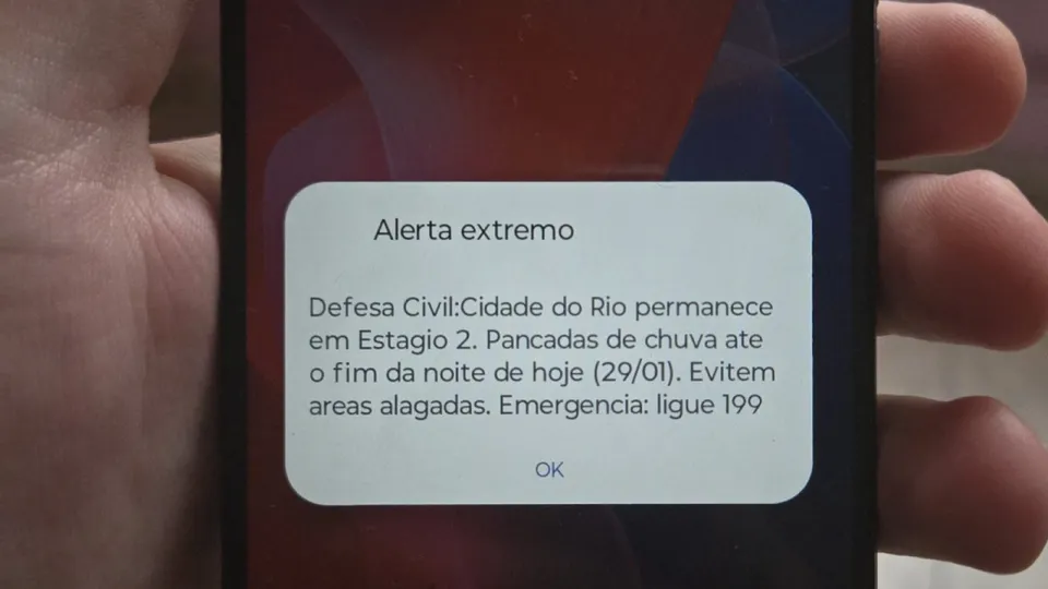 Moradores foram avisados por celular sobre risco de alagamentos e temporais.