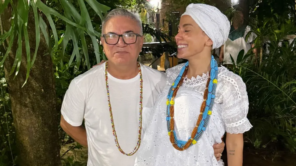 Cantora compartilhou imagens de sua visita ao terreiro e refletiu sobre religiões.