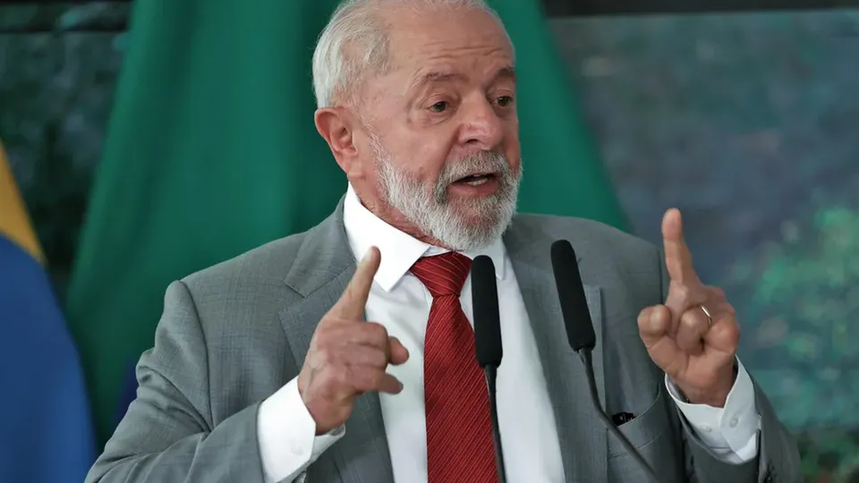 O presidente brasileiro disse que, se Donald Trump taxar produtos do Brasil, haverá reciprocidade, mas o Brasil já impõe diversas taxas.