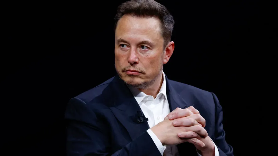 CEO da Tesla destaca metas ambiciosas em robótica e veículos autônomos até 2026