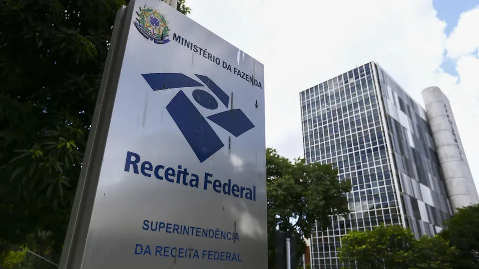 Novo programa visa incentivar o cumprimento das obrigações tributárias ao conceder benefícios a empresas bem avaliadas.