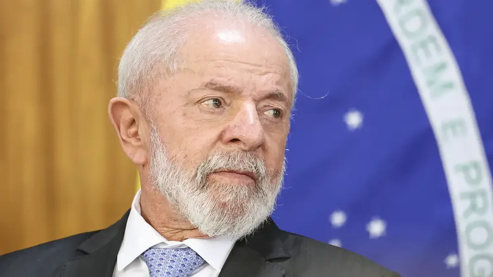 O presidente Luiz Inácio Lula da Silva se pronunciará nesta segunda-feira, 24, em cadeia nacional, em meio a queda de popularidade.
