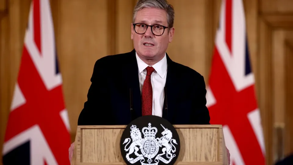 O primeiro-ministro Keir Starmer anunciou no Parlamento que o país elevará seus gastos em defesa para 2,5% do PIB até 2027.
