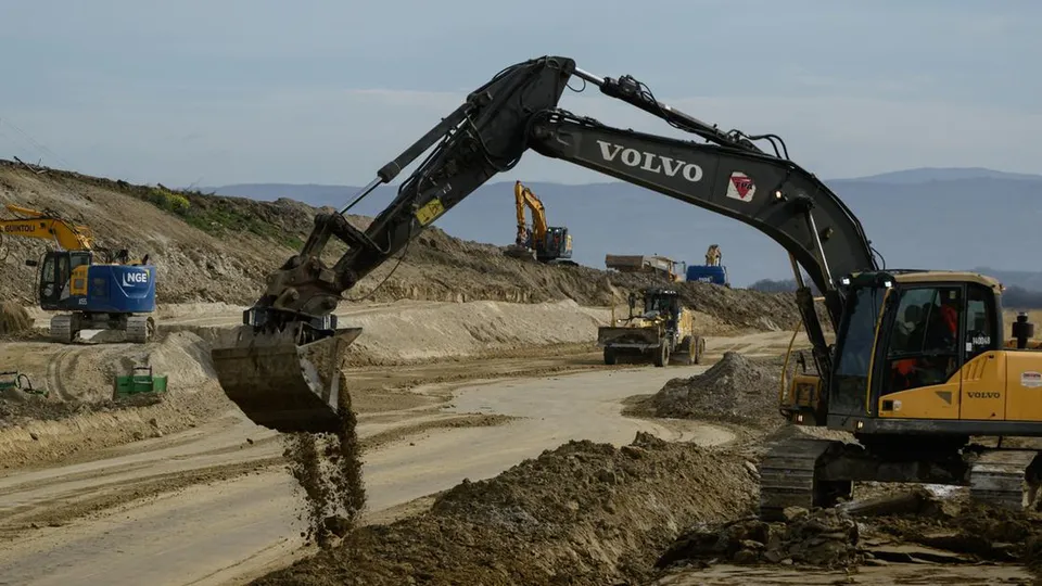 Decisão judicial suspende o projeto da rodovia A69, que gera controvérsias ambientais e sociais na região