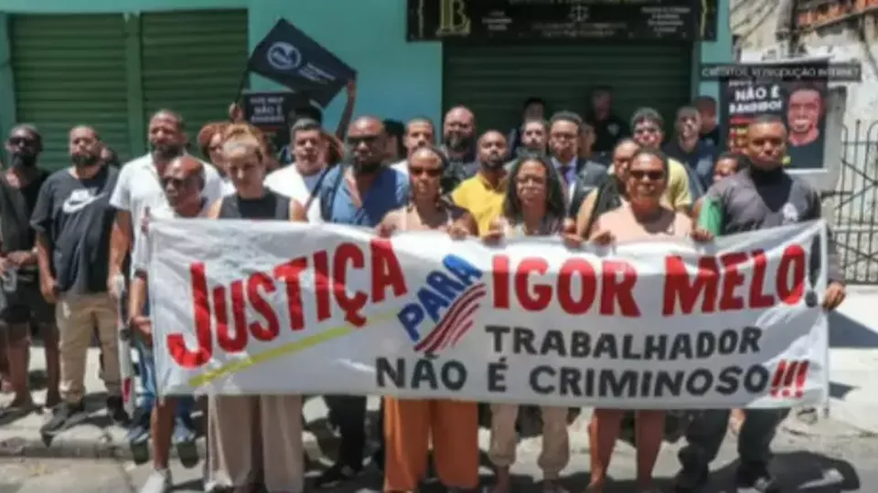 Igor Melo de Carvalho, de 31 anos, perdeu um rim e se recupera no Hospital Getúlio Vargas; caso gera protestos por justiça.