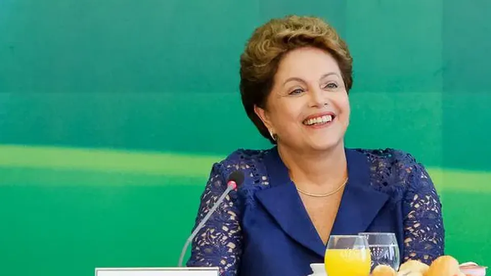 A ex-presidente Dilma Rousseff teve alta após internação em hospital na China e já voltou a trabalhar no Novo Banco de Desenvolvimento.