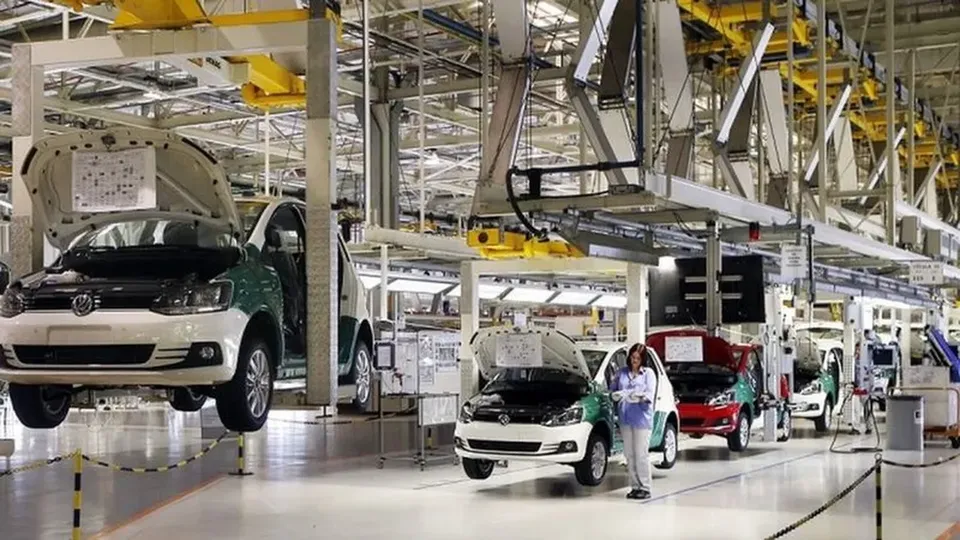 Iniciativa prevê renúncia fiscal de R$ 3 bilhões entre 2025 e 2026 para estimular investimentos em novos maquinários.