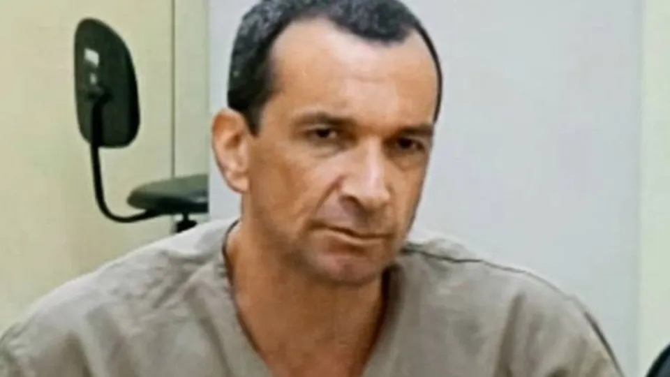 Marcos Willians Herbas Camacho, o Marcola, cumpre pena de mais de 300 anos e segue no sistema federal a pedido do MP-SP.