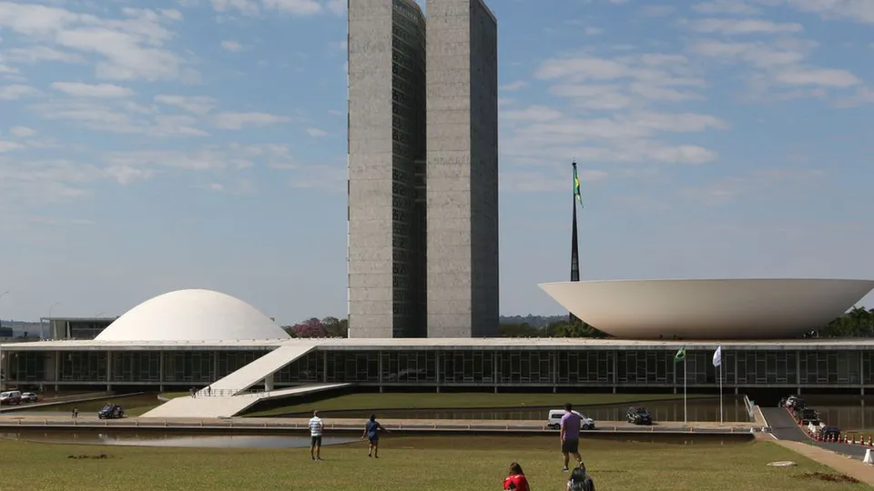 Sessão solene marcará a abertura do ano legislativo, com foco em orçamentos e reformas fiscais.
