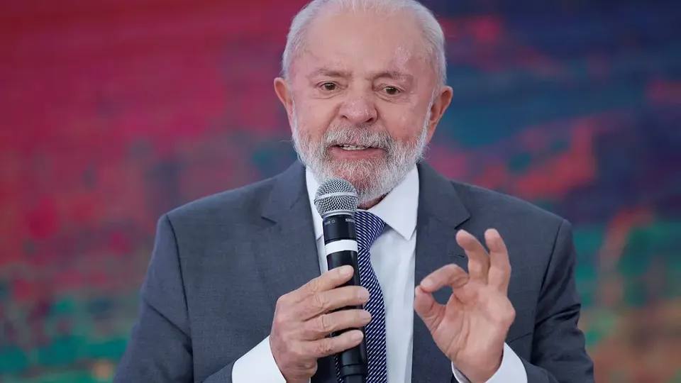 O presidente Luiz Inácio Lula da Silva destacou a importância da robustez fiscal e a expectativa de queda da inflação até 2026 durante a abertura dos trabalhos legislativos.