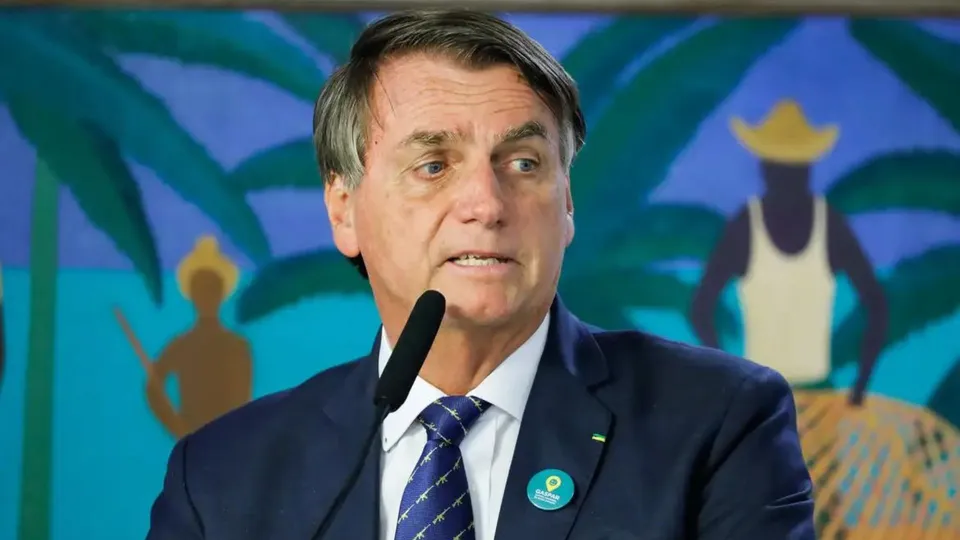 Visando 2026, Bolsonaro tenta acabar com a Lei da Ficha Limpa