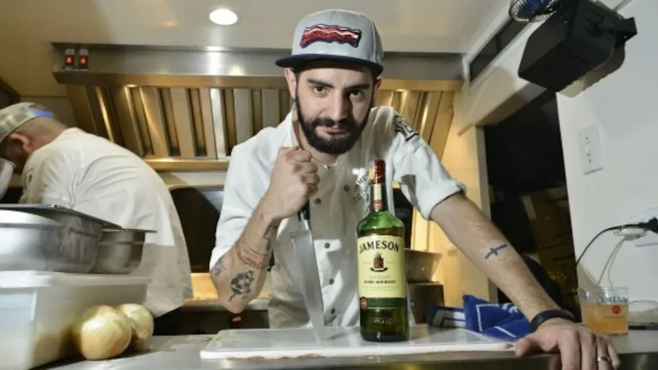 Famoso por sua hamburgueria Meats, Yoller deixou um legado de inovação e criatividade na culinária