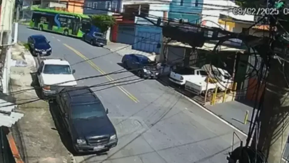 Incidente ocorreu na Rua Jequirituba, no Grajaú; ninguém ficou ferido e causas estão sendo investigadas