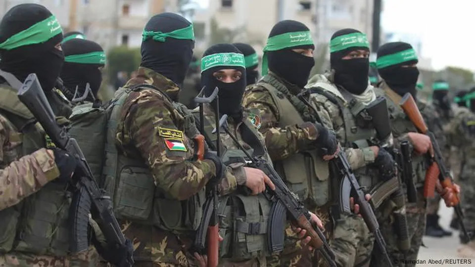 Ministro da Defesa de Israel, Israel Katz, alerta para alerta máximo nas Forças Armadas após adiamento do grupo terrorista.