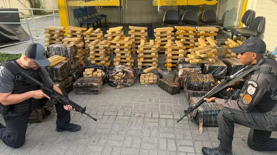 Apreensão ocorreu na Zona Norte do Rio; quatro homens foram detidos durante a ação.