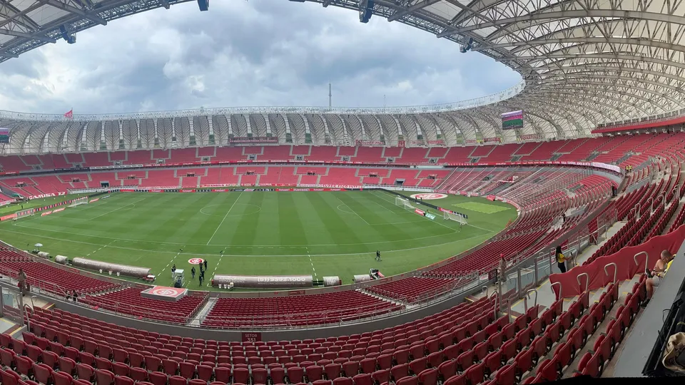 Incidente não causou feridos e clube investiga causas do sinistro na Tribuna Sul.