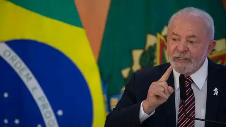 O presidente Luiz Inácio Lula da Silva (PT) enfrenta a pior avaliação de seu governo, com reprovação em alta.