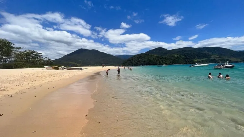 Homem que não sabia nadar foi arrastado por onda na Ilha do Prumirim. Corpo foi encontrado após duas horas de buscas.