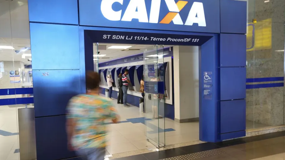 Cerca de 2 milhões de trabalhadores recebem entre R$ 127 e R$ 1.518; total de R$ 2,3 bilhões será distribuído.