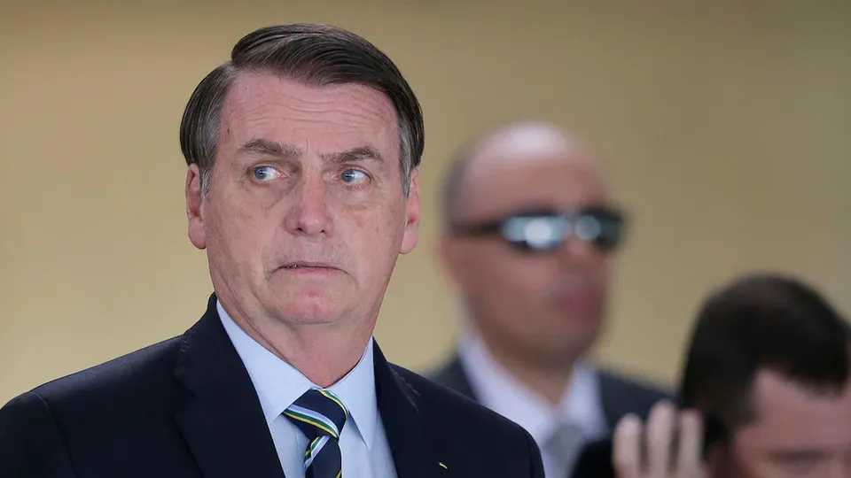 Ex-presidente é acusado de liderar uma organização criminosa para desestabilizar a democracia brasileira.