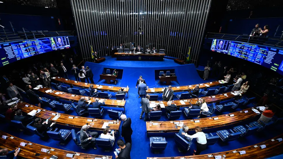 Aprovado projeto que autoriza pagamento de despesas não quitadas entre 2019 e 2024, com impacto de R$ 4,6 bilhões.