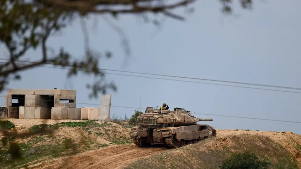Grupo palestino analisa se houve mistura de restos mortais após afirmação das Forças Armadas de Israel sobre corpo de refém.