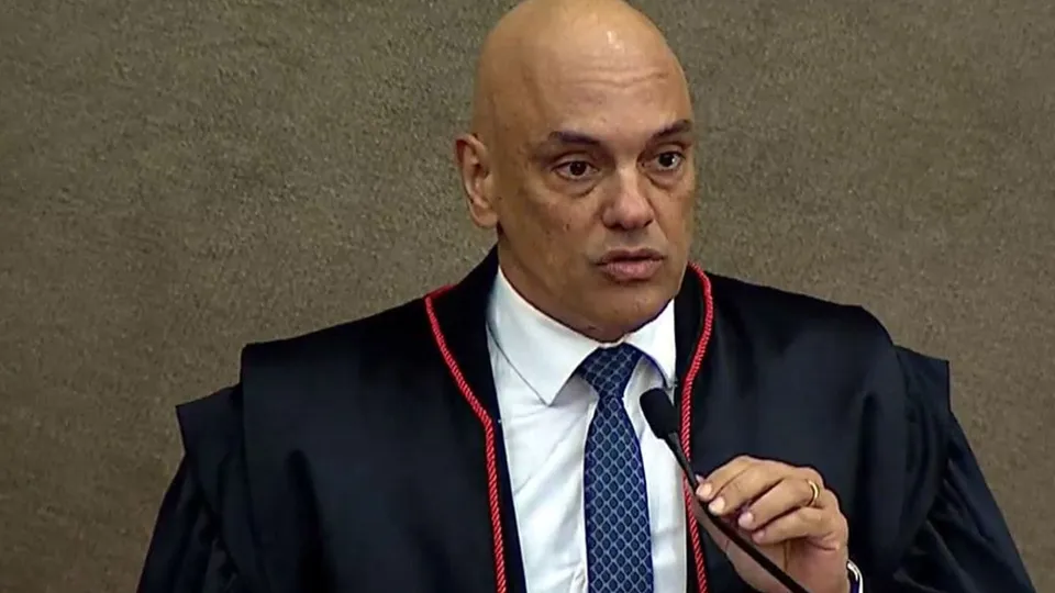 A decisão do ministro Alexandre de Moraes ocorre após a plataforma não indicar representante legal no país.