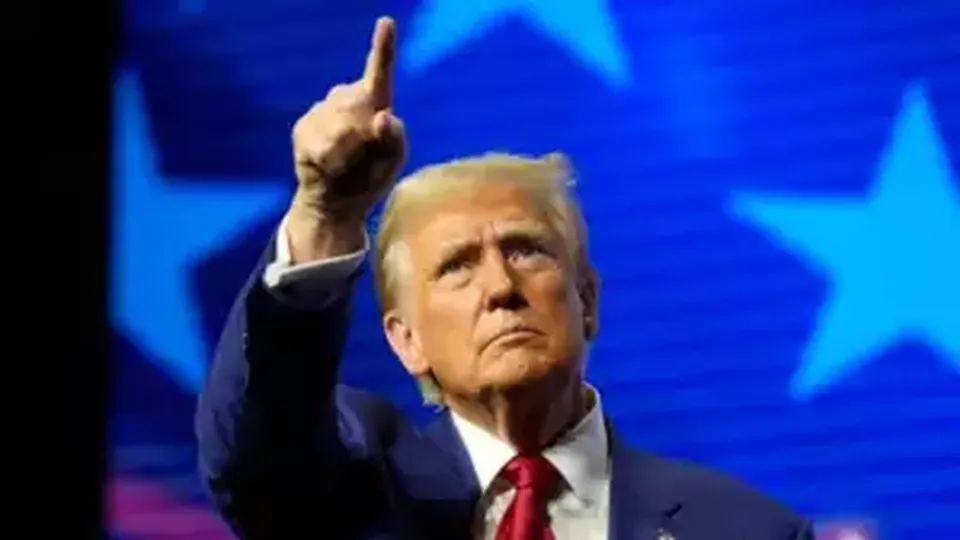 O presidente dos EUA, Donald Trump, anunciou que interromperá verbas para instituições que permitirem manifestações consideradas ilegais.