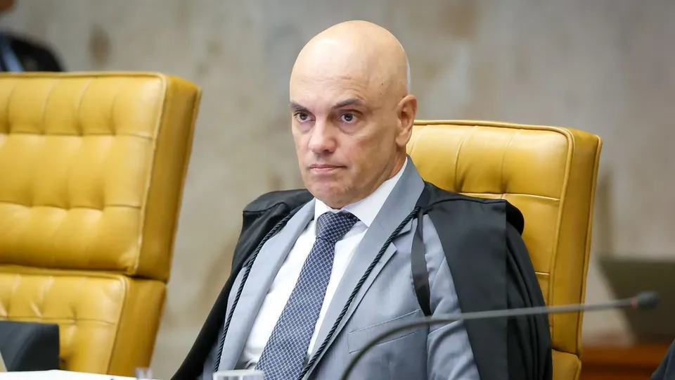 Advogados de Marcelo Câmara afirmam que acompanhamento foi feito por fontes abertas e não configura crime.