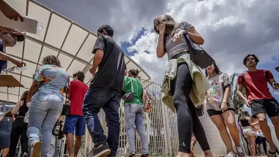 O concurso oferece 80 vagas para cargos de nível superior, com provas marcadas para junho.