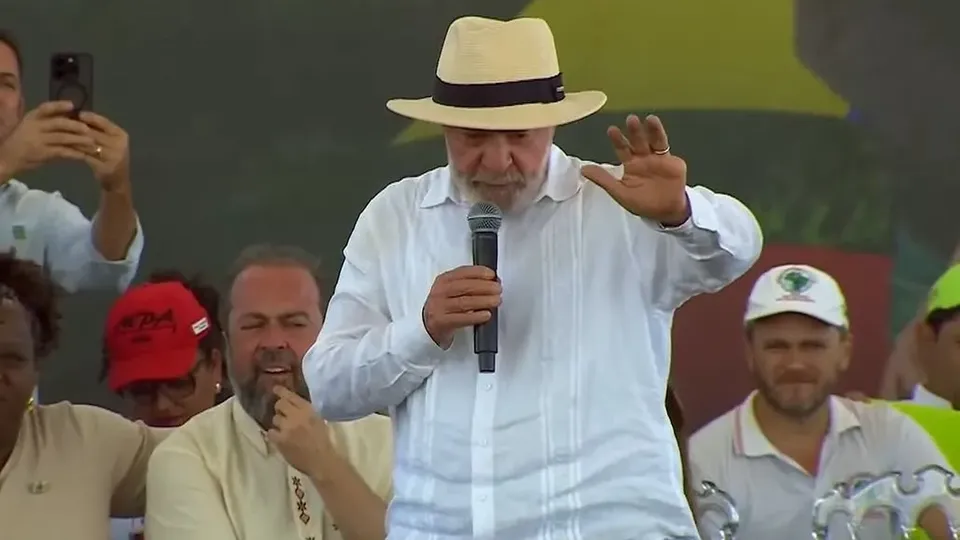 Durante evento em Minas Gerais, presidente afirmou que o governo está atento à inflação dos alimentos e pode agir se necessário.