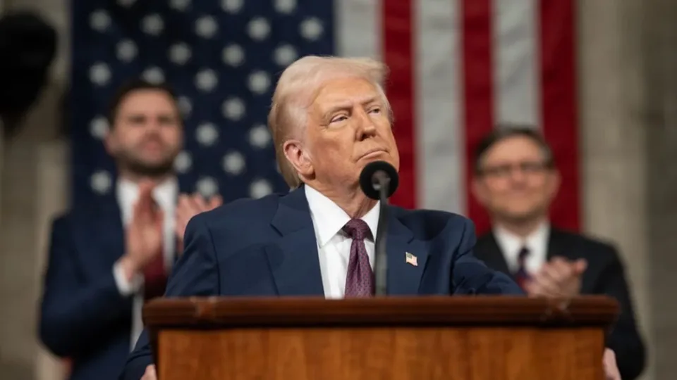 O presidente dos EUA, Donald Trump, sugeriu um acordo com o Irã, mas ameaçou com ações militares se não houver negociação.