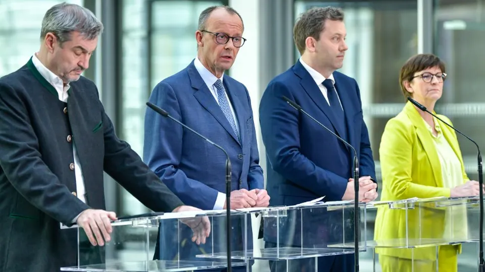 Friedrich Merz e líderes do SPD confirmam a conclusão de diálogos preliminares e iniciam formalizações para um governo de coalizão.