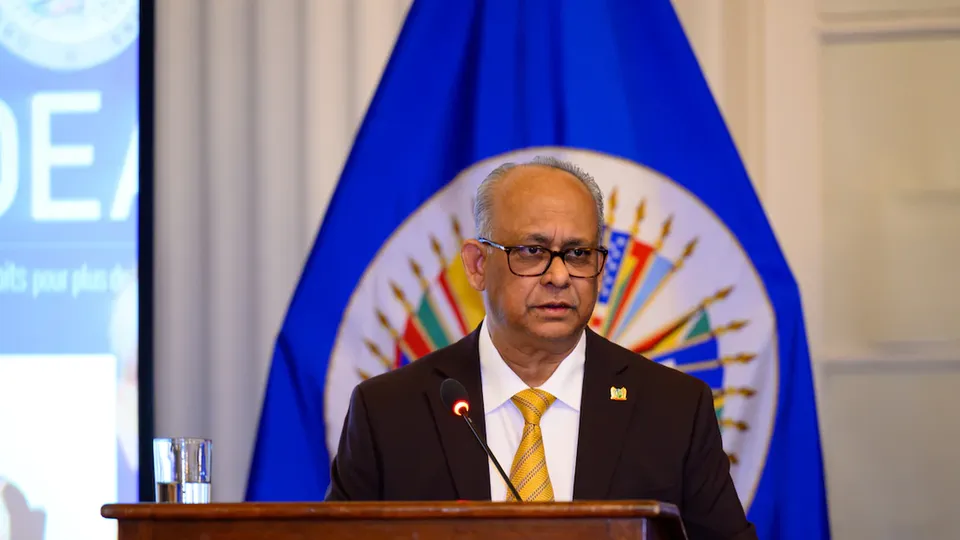 O chanceler do Suriname assume a liderança da OEA após uma década de influência de Washington